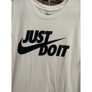 Nike T Shirt White And Black Size Medium